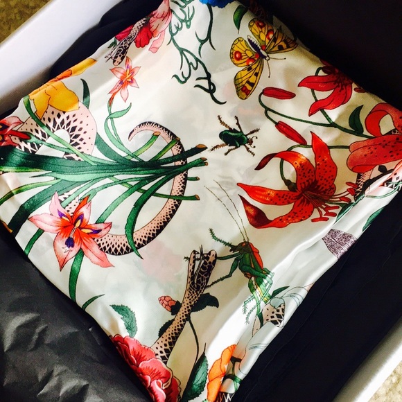 gucci snake silk scarf